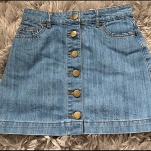 Jean skirt with buttons